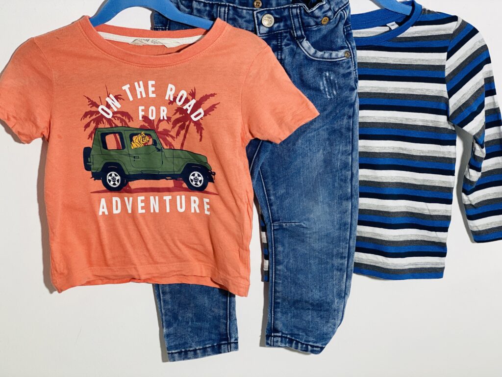 92-es, 18-24 hó kisfiú ruhacsomag