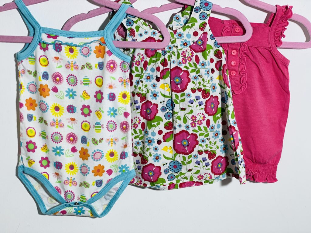 62-es, 2-4 hó kislány ruhacsomag