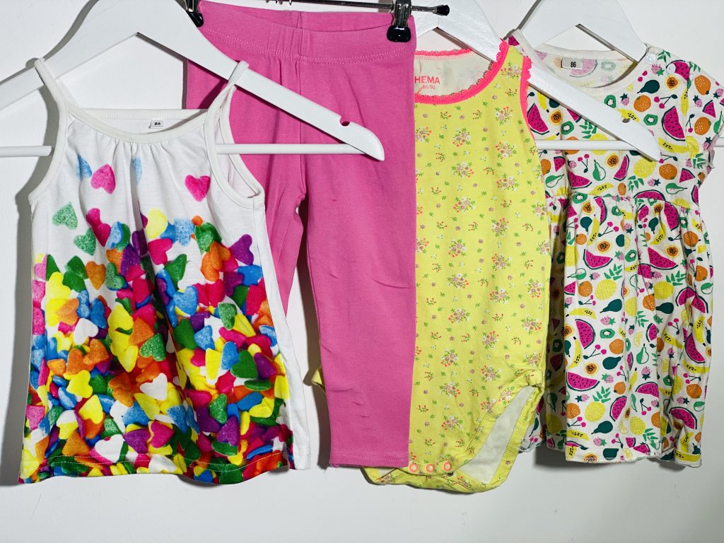 86-os, 12-18 hó kislány ruhacsomag