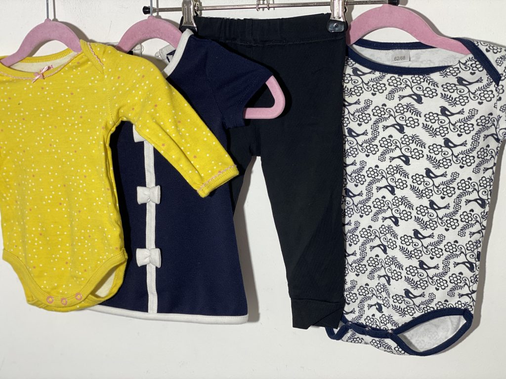 62-es, 2-4 hó kislány ruhacsomag - Image 5