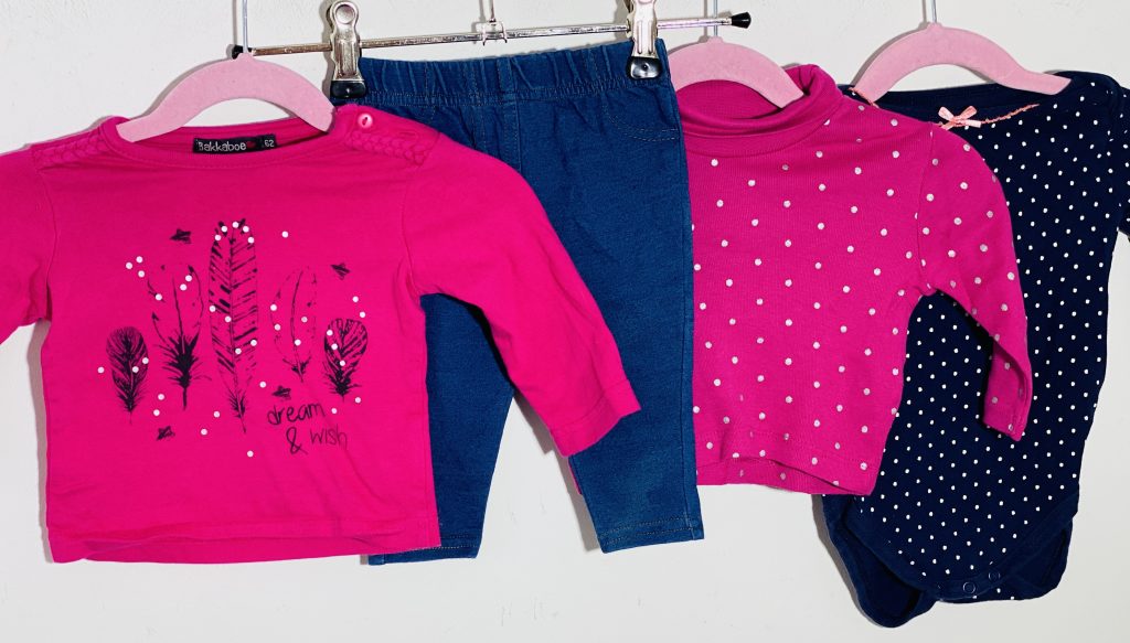 62-es, 2-4 hó kislány ruhacsomag